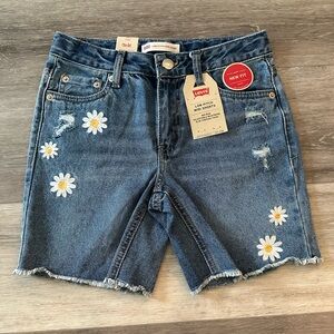 NWT Girls Levi’s Daisy Low Pitch Midi Shorts - Size 10